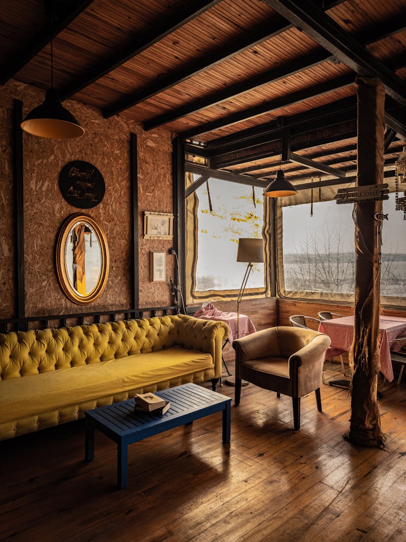 Intérieur mêlant moderne et vintage